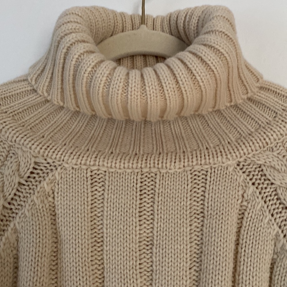 Soft cropped tan sweater, like new, size L - Picture 3 of 7